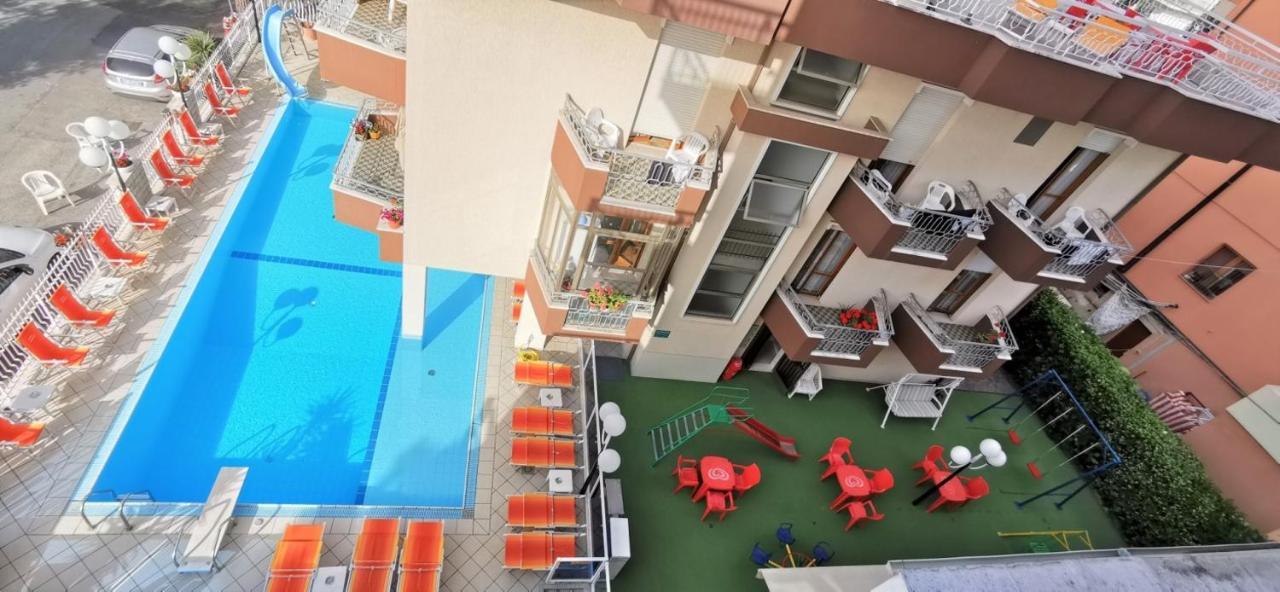 Hotel Cosmos ริมินี ภายนอก รูปภาพ