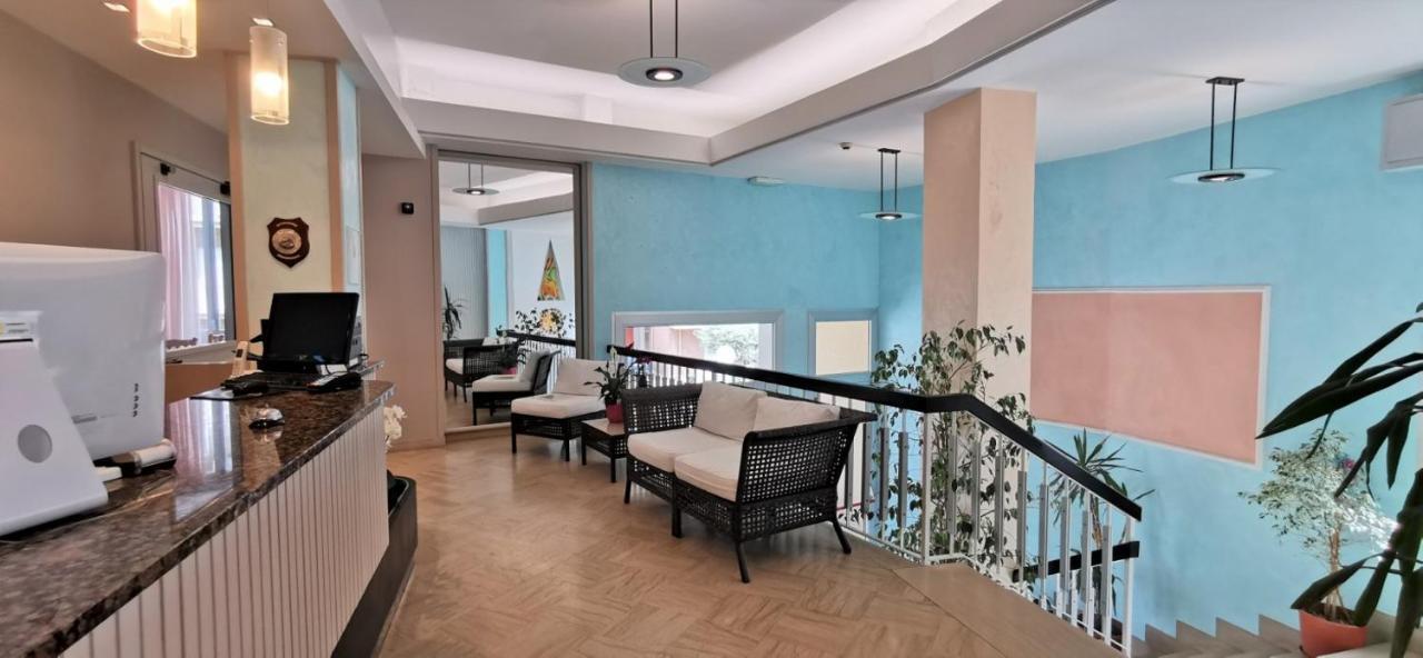 Hotel Cosmos ริมินี ภายนอก รูปภาพ